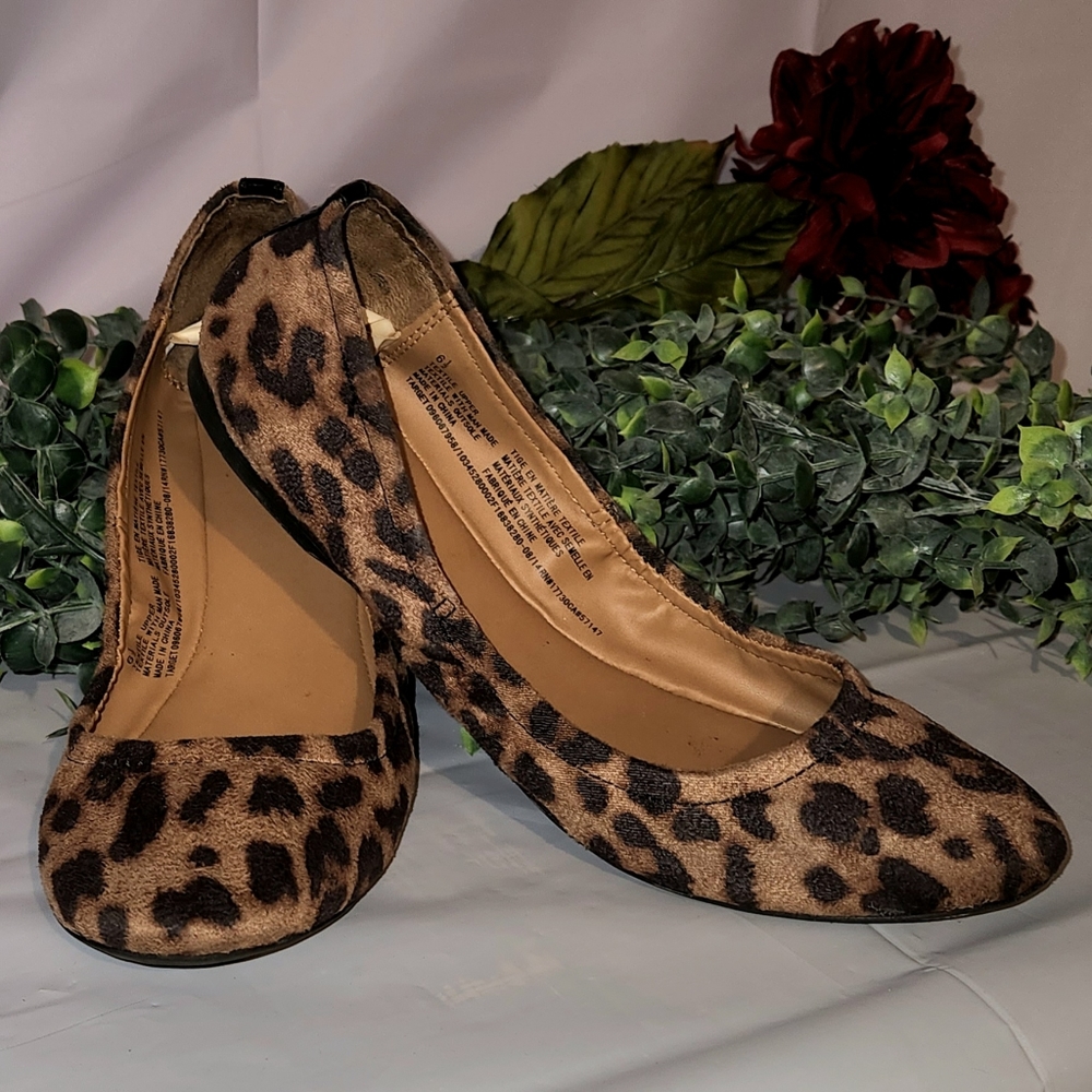 Mossimo leopard print ballet flats. Size 6.5